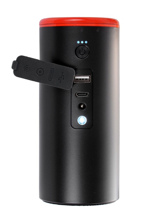 Powerbank XP4 z odsuniętą zaślepką.JPG